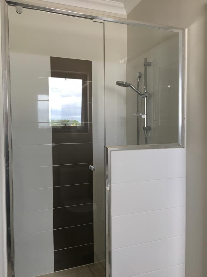 Apartment In Queens Park Perth Bagian luar foto
